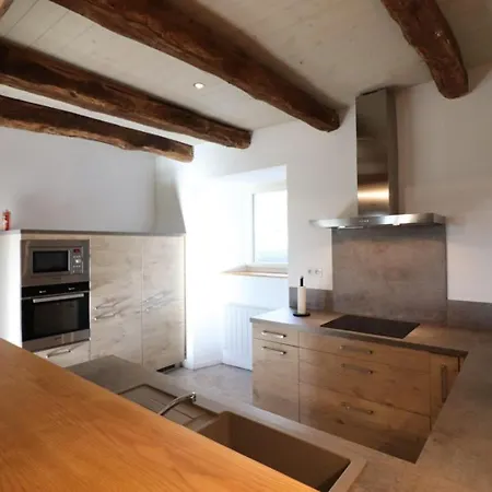 Maison Renovee Pres Des Gorges De La Dordogne Avec Terrasse Et Poele A Granules - Fr-1-742-487 * Le Monteil (Cantal)